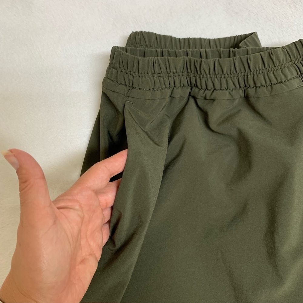 Lululemon Women’s Keep it Classic Crop Green Pants 23” Size 12 Mid Rise - Picture 7 of 13